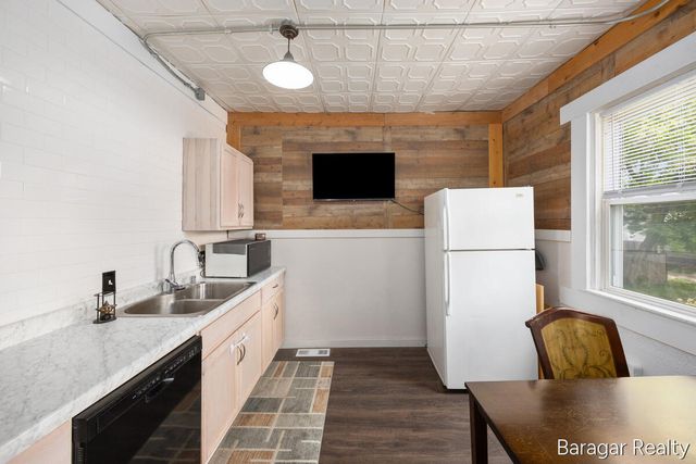 1100 Lincoln Avenue NW, Grand Rapids, MI 49504