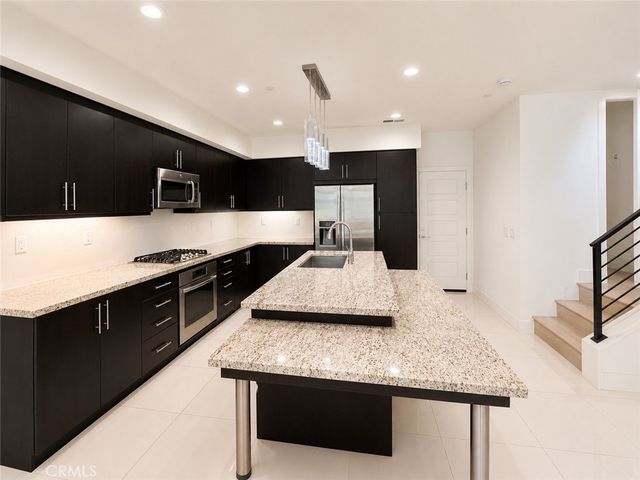 2400 Aperture, San Diego, CA 92108