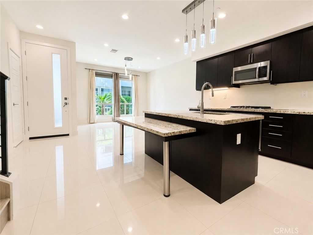 2400 Aperture, San Diego, CA 92108