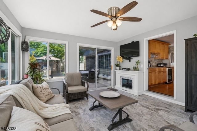 1983 Barnett St, Rahway City, NJ 07065