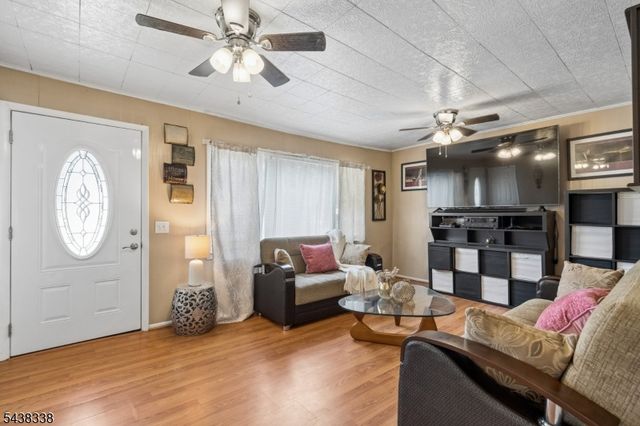 1983 Barnett St, Rahway City, NJ 07065