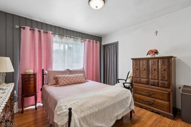 1983 Barnett St, Rahway City, NJ 07065