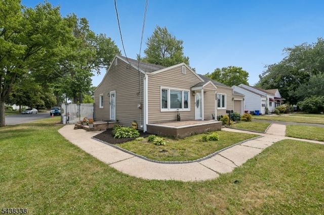 1983 Barnett St, Rahway City, NJ 07065