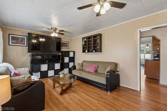 1983 Barnett St, Rahway City, NJ 07065