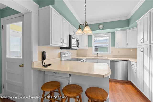 423 Jackson Street, Grand Ledge, MI 48837