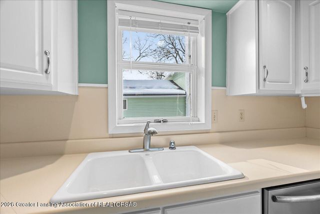 423 Jackson Street, Grand Ledge, MI 48837