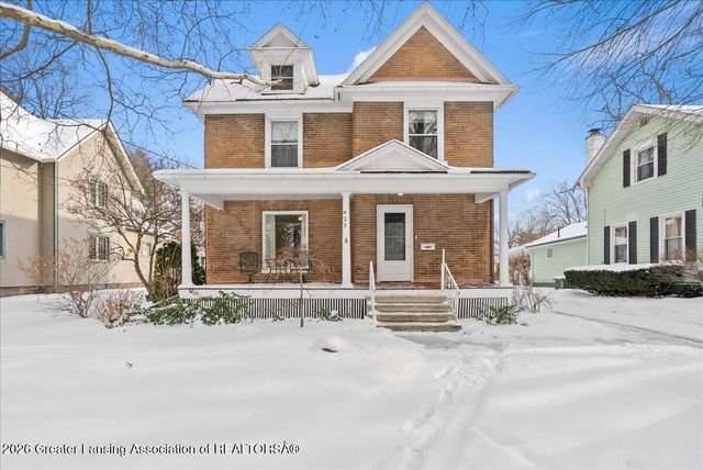 423 Jackson Street, Grand Ledge, MI 48837