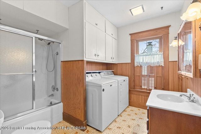 423 Jackson Street, Grand Ledge, MI 48837