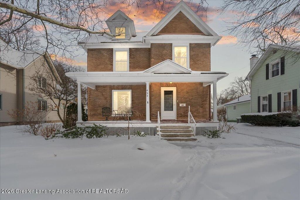 423 Jackson Street, Grand Ledge, MI 48837