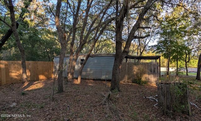 105 ILLINOIS Drive, Satsuma, FL 32189