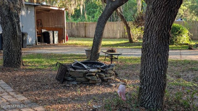 105 ILLINOIS Drive, Satsuma, FL 32189