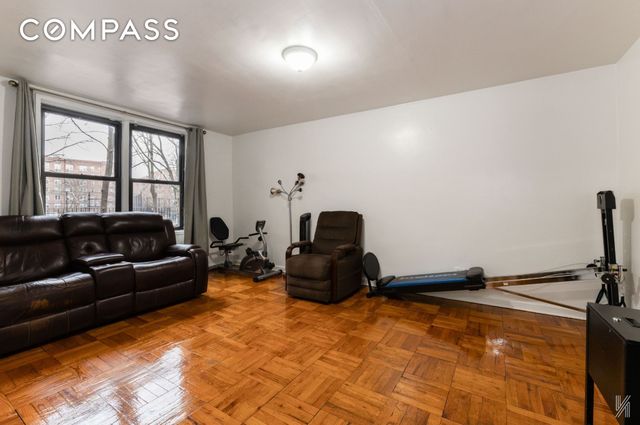 3324 Junction Blvd Apt 1R, New York City, NY 11372