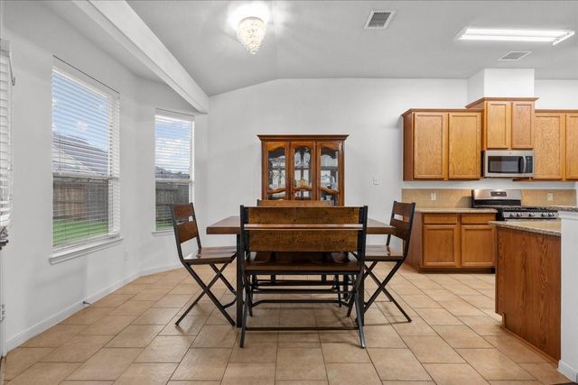 2001 Running Brook Lane, Pearland, TX 77584