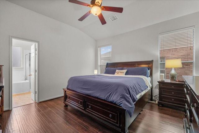 2001 Running Brook Lane, Pearland, TX 77584