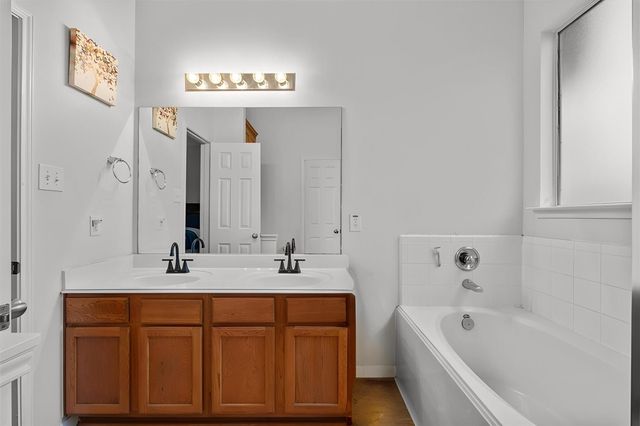2001 Running Brook Lane, Pearland, TX 77584