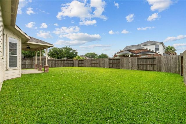 2001 Running Brook Lane, Pearland, TX 77584