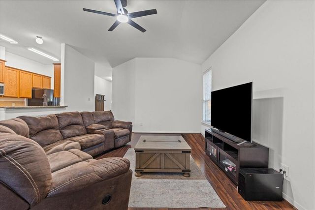 2001 Running Brook Lane, Pearland, TX 77584