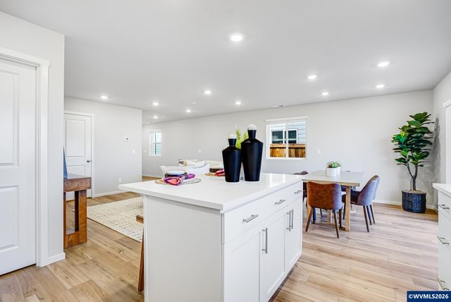 1544 Brown St, Woodburn, OR 97071