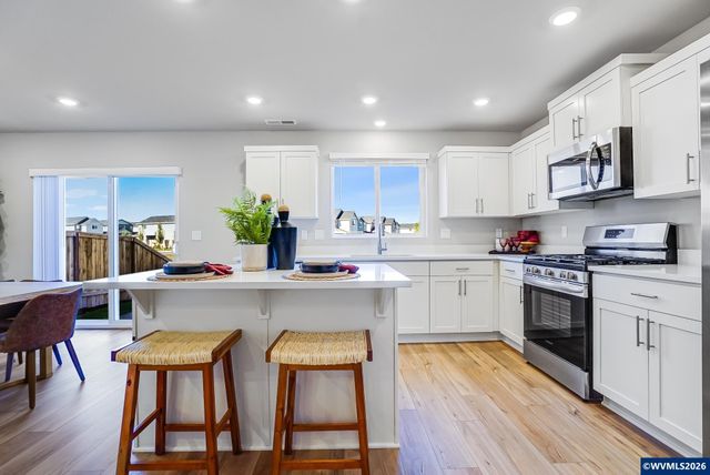 1544 Brown St, Woodburn, OR 97071