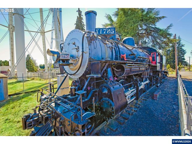 1544 Brown St, Woodburn, OR 97071