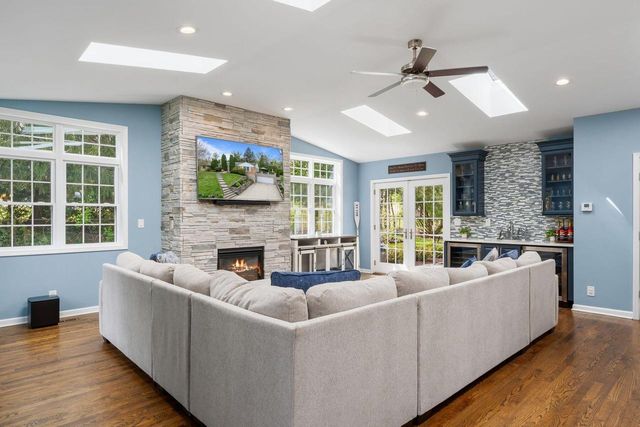 224 Lookout DRIVE, Lake Geneva, WI 53147