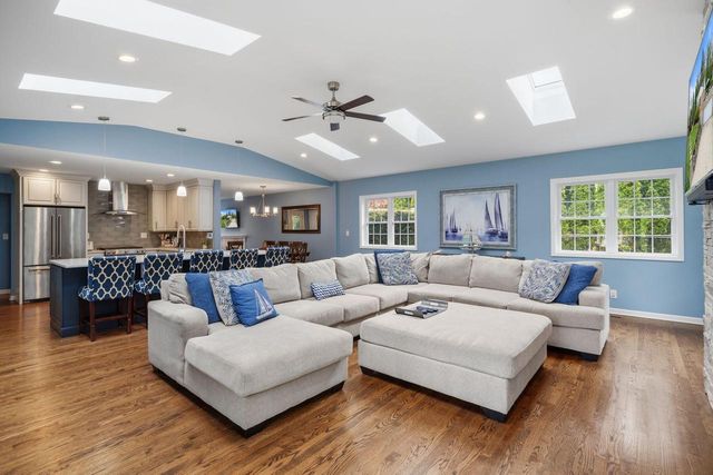 224 Lookout DRIVE, Lake Geneva, WI 53147