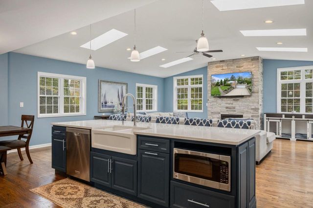 224 Lookout DRIVE, Lake Geneva, WI 53147