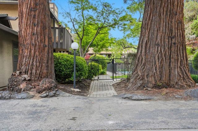 610 Gilbert Avenue 32, Menlo Park, CA 94025