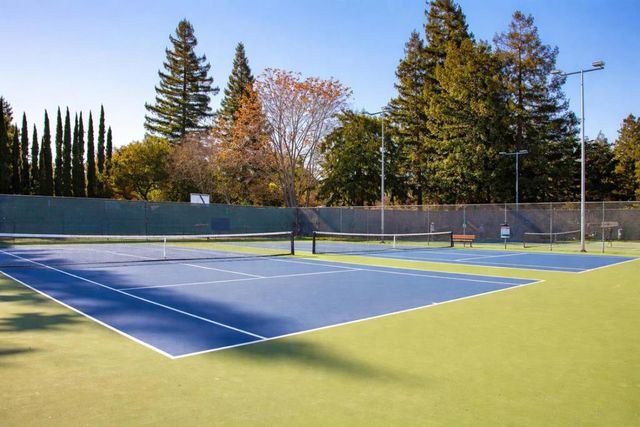 610 Gilbert Avenue 32, Menlo Park, CA 94025