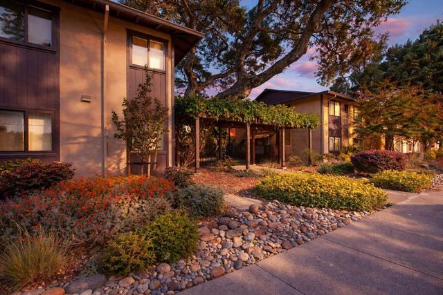 610 Gilbert Avenue 32, Menlo Park, CA 94025