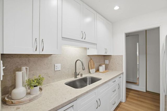 610 Gilbert Avenue 32, Menlo Park, CA 94025