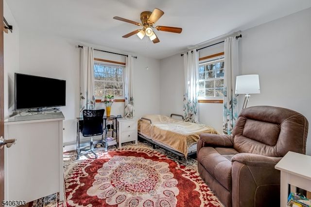 25 Sunset Trl, Rockaway Twp., NJ 07866