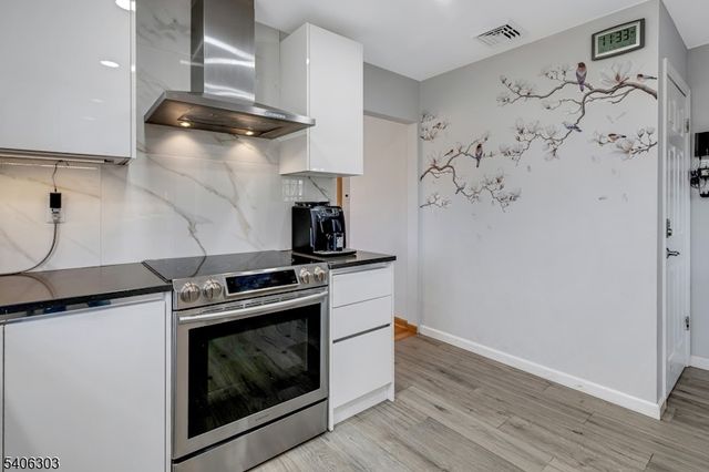 25 Sunset Trl, Rockaway Twp., NJ 07866