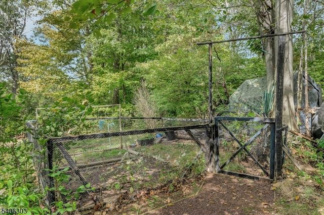 25 Sunset Trl, Rockaway Twp., NJ 07866