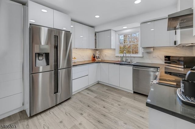 25 Sunset Trl, Rockaway Twp., NJ 07866