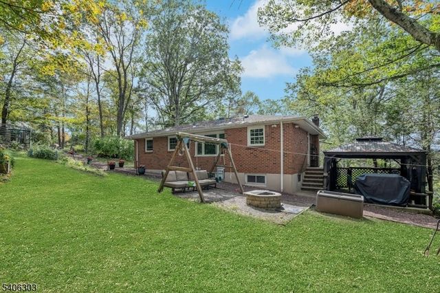 25 Sunset Trl, Rockaway Twp., NJ 07866