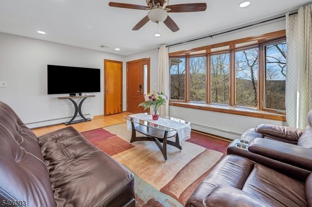 25 Sunset Trl, Rockaway Twp., NJ 07866