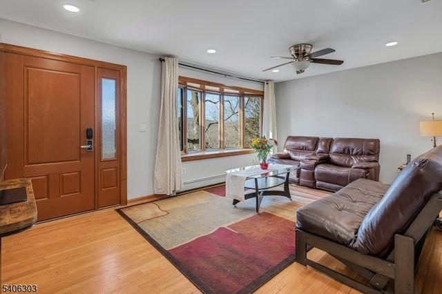 25 Sunset Trl, Rockaway Twp., NJ 07866