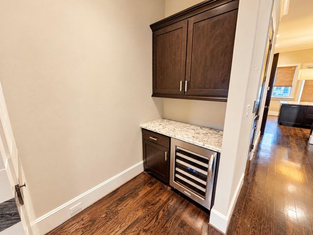 318 Calle Sevilla Place, Houston, TX 77007