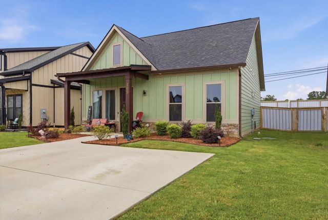 105 Idle Place Circle, Rossville, GA 30741