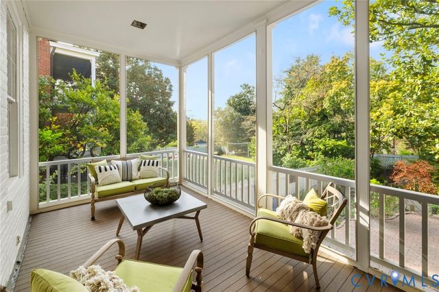 2403 E Grace St, Richmond, VA 23223