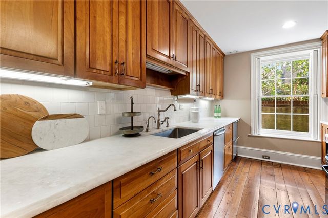 2403 E Grace St, Richmond, VA 23223