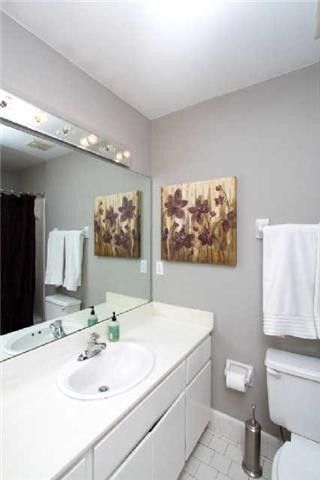 211 Hillsboro Pl, Nashville, TN 37215