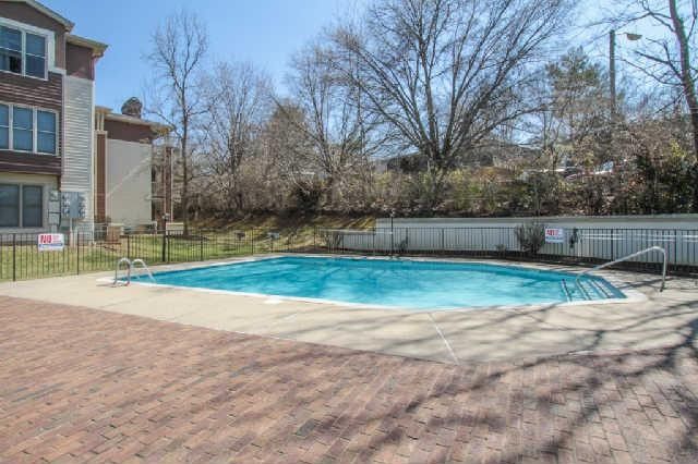 211 Hillsboro Pl, Nashville, TN 37215