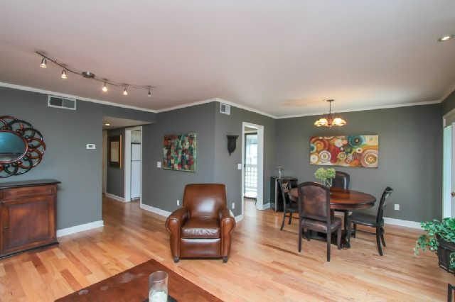 211 Hillsboro Pl, Nashville, TN 37215