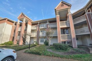 211 Hillsboro Pl, Nashville, TN 37215