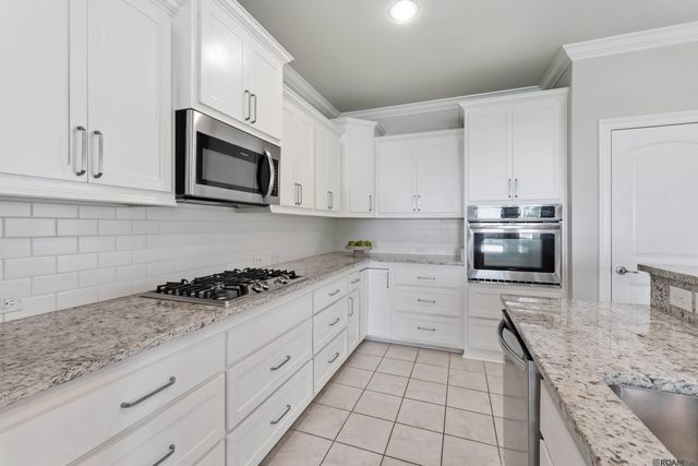 18252 River Landing Dr, Prairieville, LA 70769