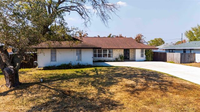 138 NW Friar Street, Port St. Lucie, FL 34983