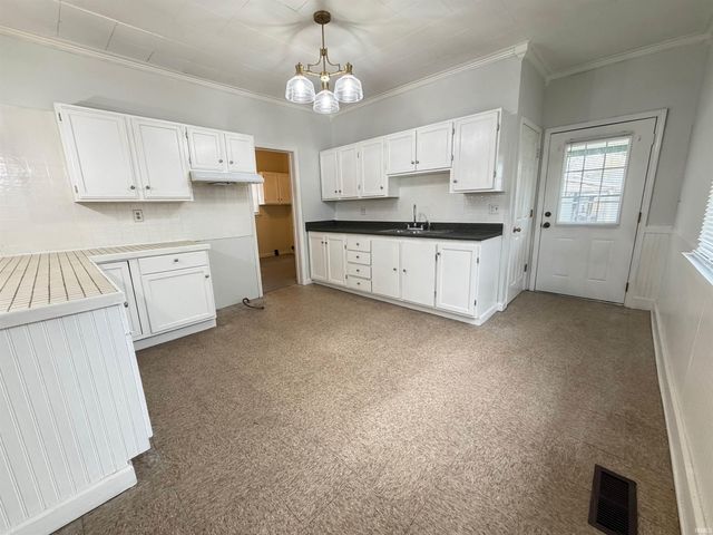 644 E Maryland Street, Evansville, IN 47711