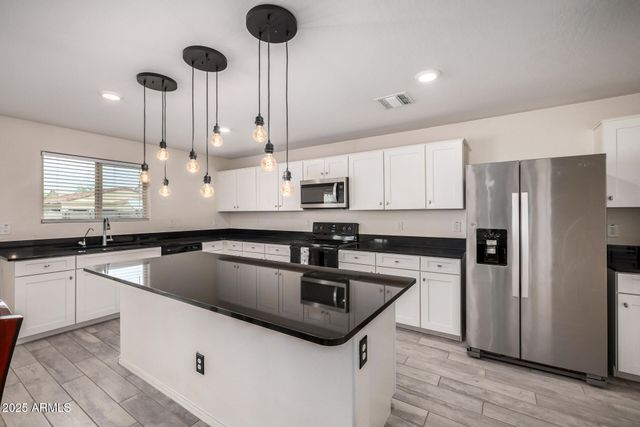 12668 W GLENN Drive, Glendale, AZ 85307